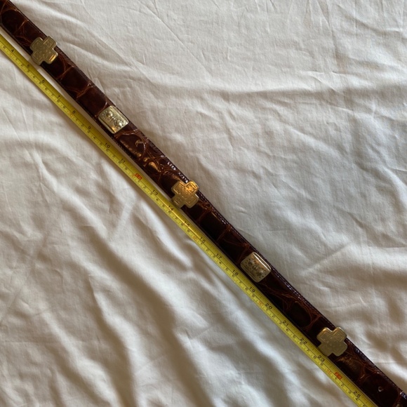 Vintage Faux Croc Dk Brown Brushed Gold Buckle & Conchos Belt, Small, Like New - Picture 5 of 9